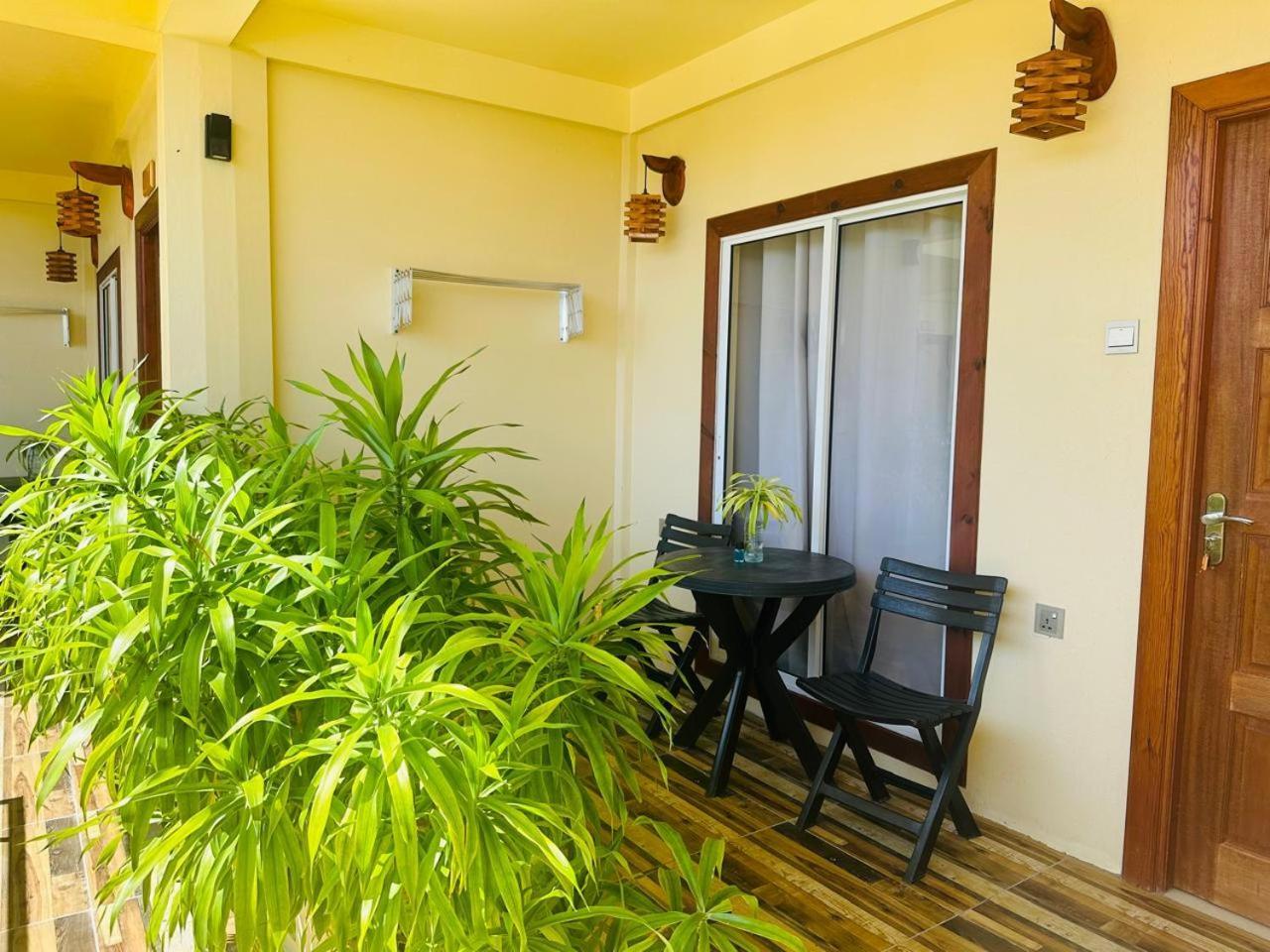 Sorenzo Maldives Thoddoo Exterior foto